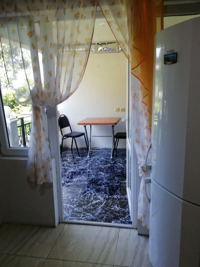 Geno Guest House Kvariati Esterno foto