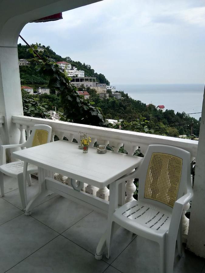 Geno Guest House Kvariati Esterno foto