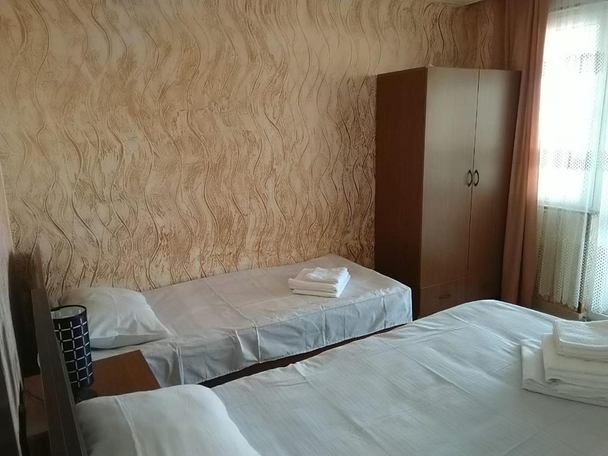 Geno Guest House Kvariati Esterno foto
