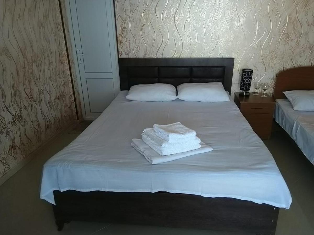 Geno Guest House Kvariati Esterno foto